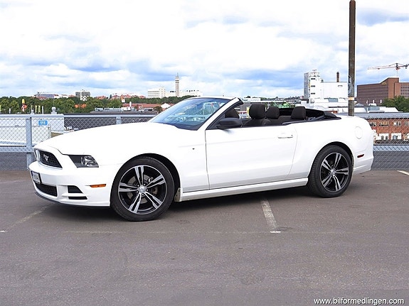 Ford Mustang 15 of 19