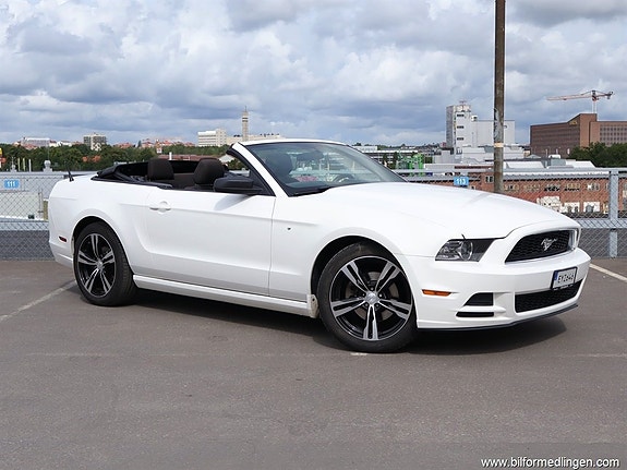 Ford Mustang 14 of 19
