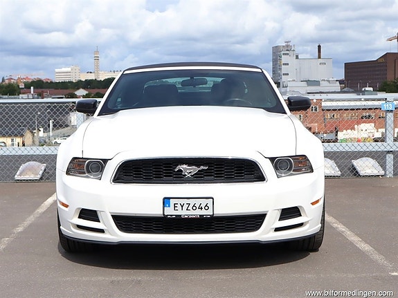 Ford Mustang 19 of 19