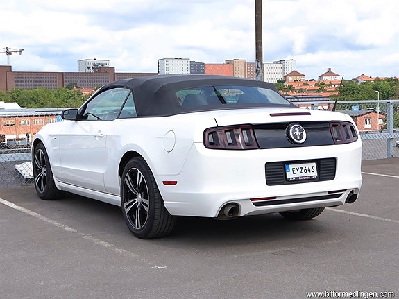 Ford Mustang 17 of 19