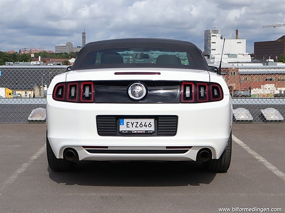 Ford Mustang 18 of 19