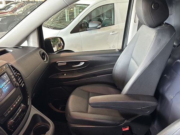 Mercedes-Benz Vito 108 10 of 12