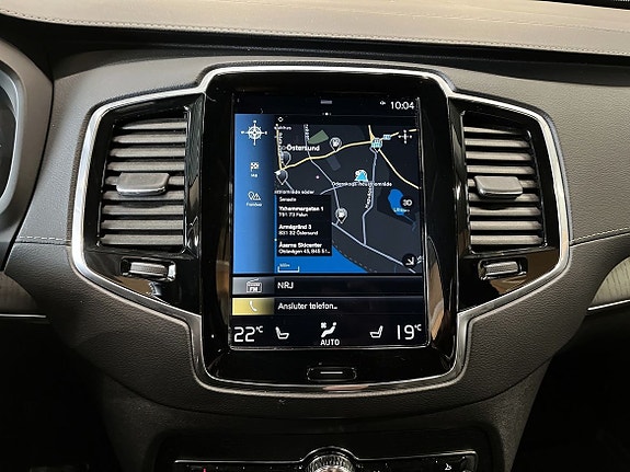 Volvo XC90 14 of 23