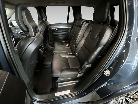 Volvo XC90 11 of 23