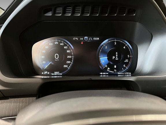 Volvo XC90 13 of 23