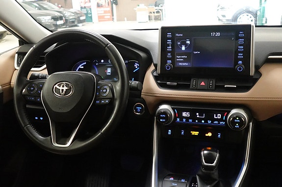Toyota RAV4 8 of 23