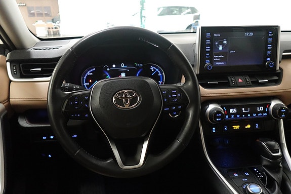 Toyota RAV4 7 of 23