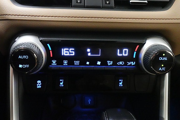 Toyota RAV4 13 of 23