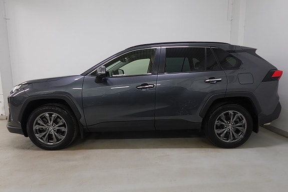 Toyota RAV4 3 of 5