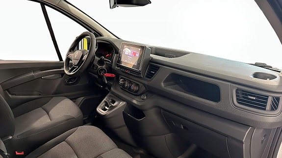 Renault Trafic 4 of 17