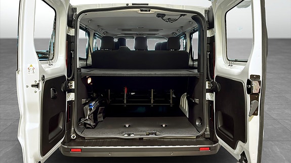 Renault Trafic 3 of 17