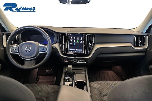 Volvo XC60 2 of 5
