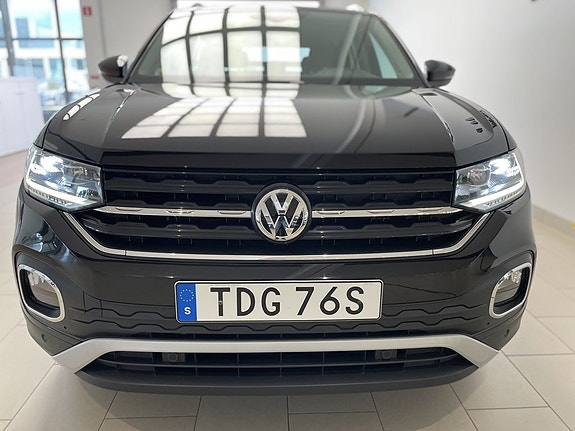 Volkswagen T-Cross 2 of 5