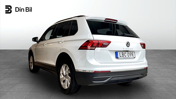 Volkswagen Tiguan 3 of 13