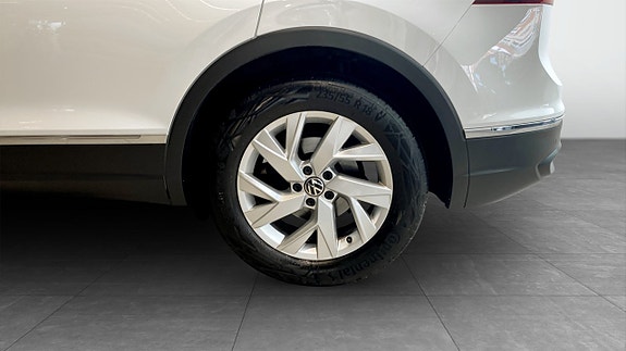 Volkswagen Tiguan 6 of 13