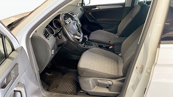 Volkswagen Tiguan 8 of 13
