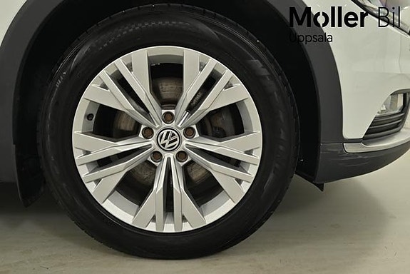 Volkswagen Passat Alltrack 13 of 13