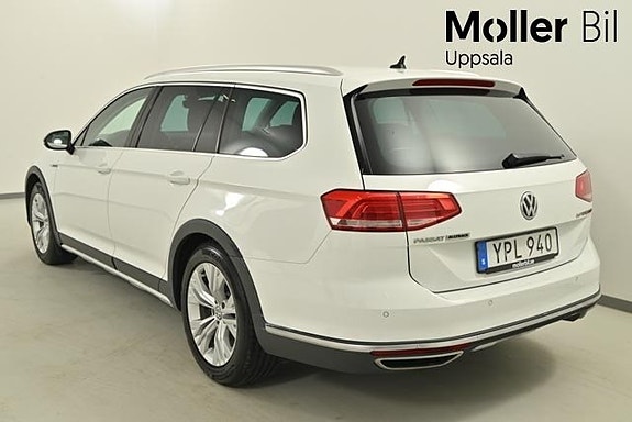 Volkswagen Passat Alltrack 8 of 13