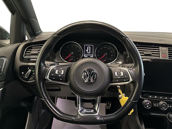 Volkswagen Golf VII 9 of 20