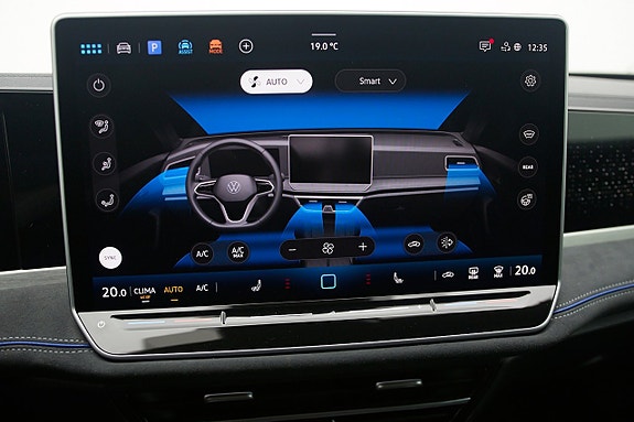 Volkswagen Passat 9 of 17