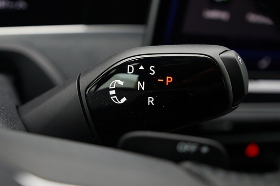 Volkswagen Passat 10 of 17