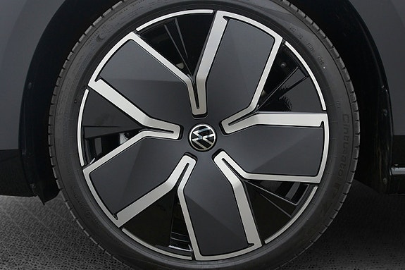 Volkswagen Passat 15 of 17