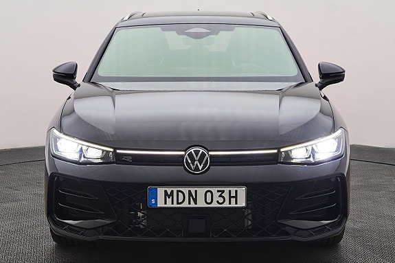Volkswagen Passat 3 of 17