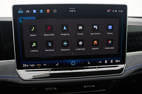 Volkswagen Passat 8 of 17