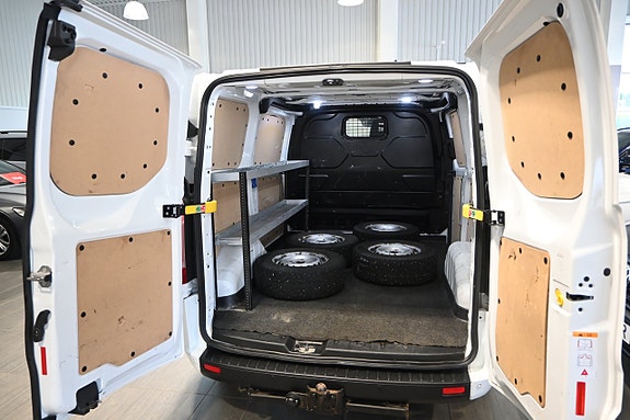 Ford Transit Custom 11 of 19