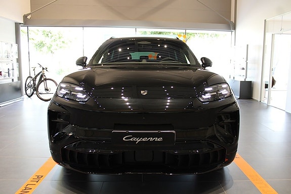 Porsche Cayenne Turbo 5 of 5