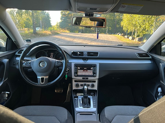 Volkswagen Passat Alltrack 3 of 3