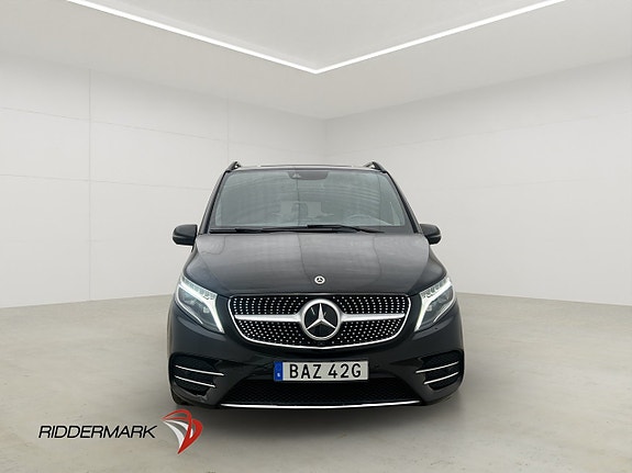 Mercedes-Benz V300 5 of 5