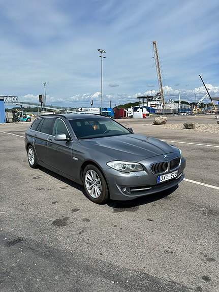 BMW 520d 2 of 5