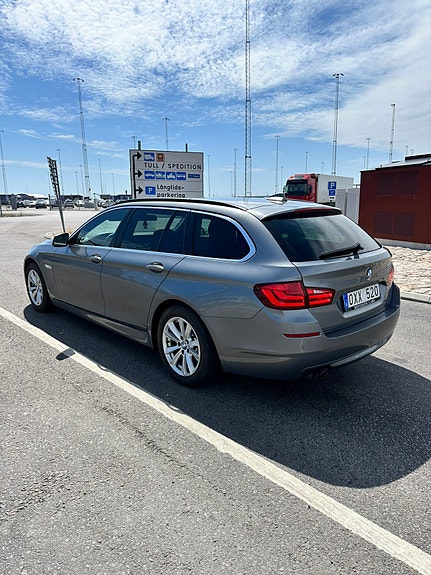 BMW 520d 4 of 5