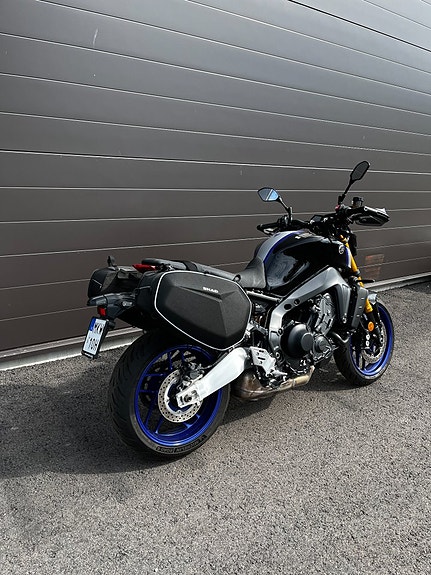 Yamaha MT-09 SP 3 of 5