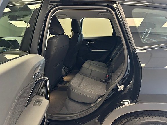 BMW iX1 11 of 20