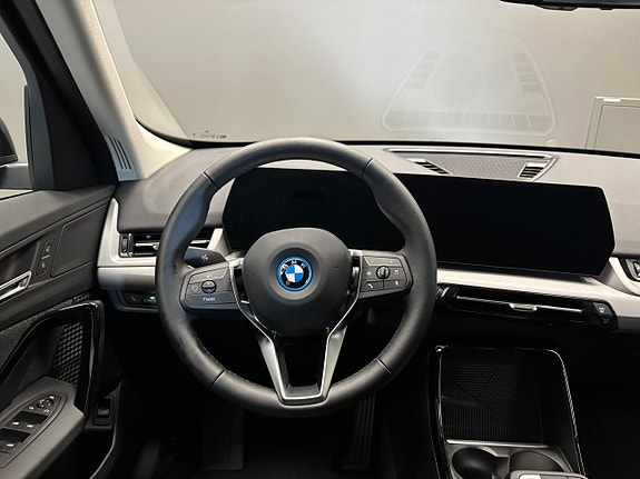 BMW iX1 15 of 20