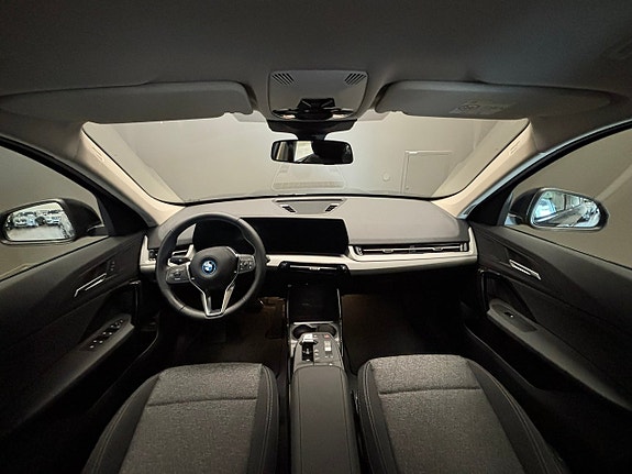 BMW iX1 13 of 20
