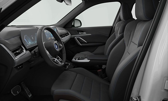BMW X1 3 of 3
