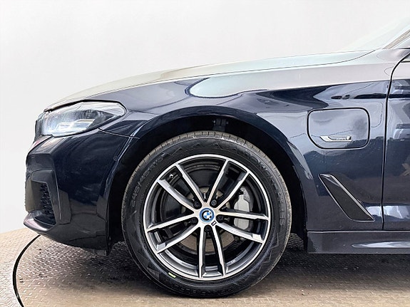 BMW 530e 11 of 30
