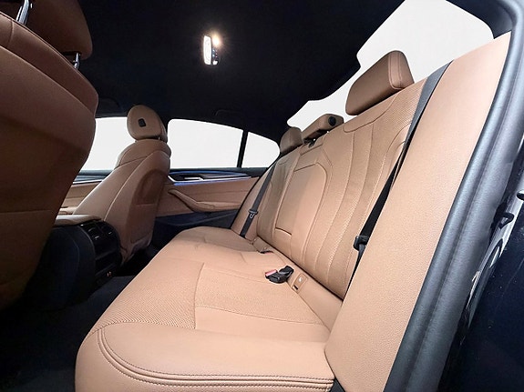BMW 530e 15 of 30