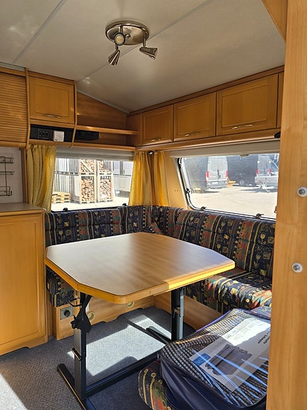 Knaus Royal 2000 TL *Långbäddar *Alde *Förtält *Fullbredd 10 of 24