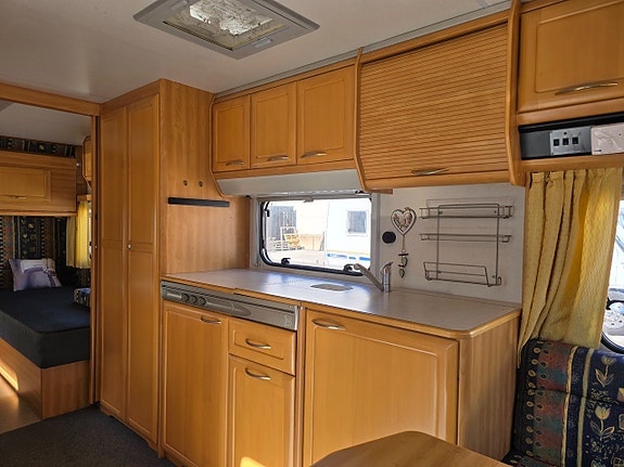 Knaus Royal 2000 TL *Långbäddar *Alde *Förtält *Fullbredd 11 of 24