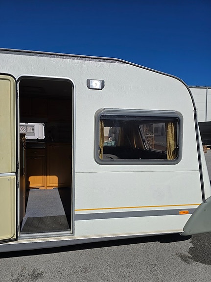 Knaus Royal 2000 TL *Långbäddar *Alde *Förtält *Fullbredd 8 of 24