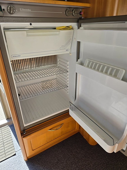 Knaus Royal 2000 TL *Långbäddar *Alde *Förtält *Fullbredd 15 of 24