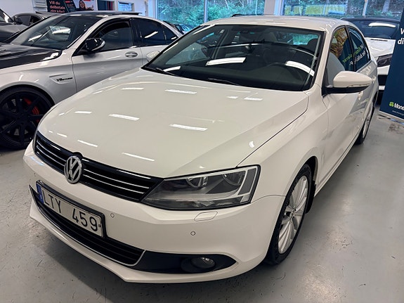 Volkswagen Jetta 3 of 5