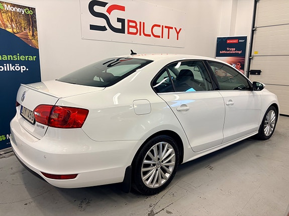 Volkswagen Jetta 5 of 5