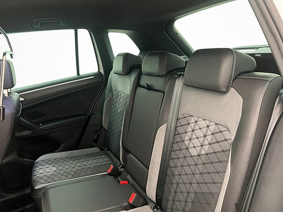 Volkswagen Tiguan 14 of 28