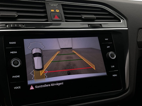 Volkswagen Tiguan 18 of 28