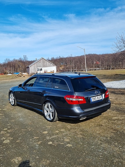 Mercedes-Benz E350 2 of 4